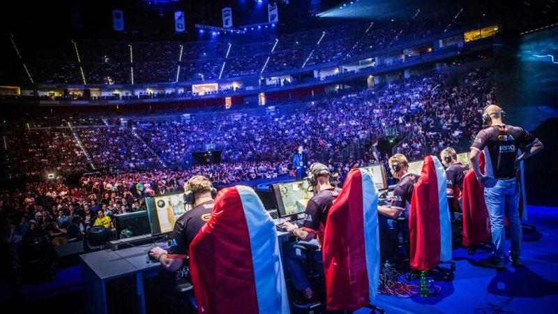The Future of E-sports: How Competitive Gaming is Becoming a Global Phenomenon The Future of E-sports: How Competitive Gaming is Becoming a Global Phenomenon