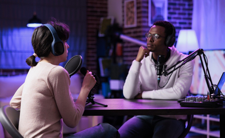 How to Start a Podcast: Step-by-Step for Beginners