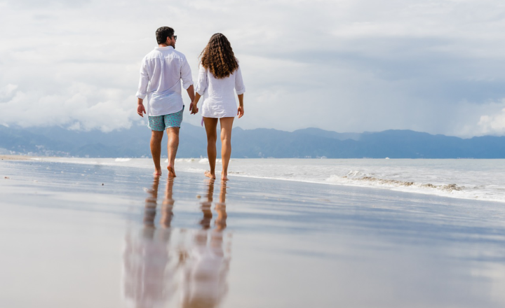 How to Make a Relationship Last: 7 Secrets Happy Couples Swear By