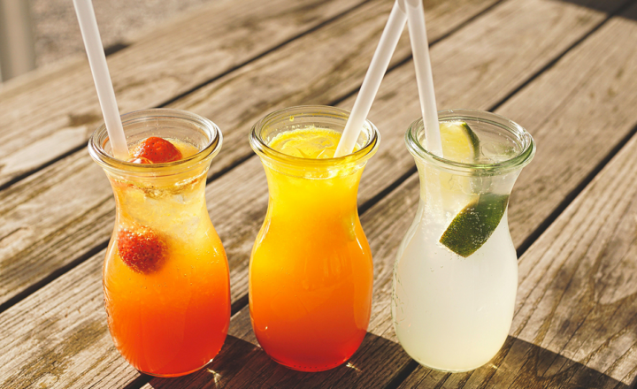 A Guide to Popular Cocktails: Recipes and Tips to Mix Like a Pro