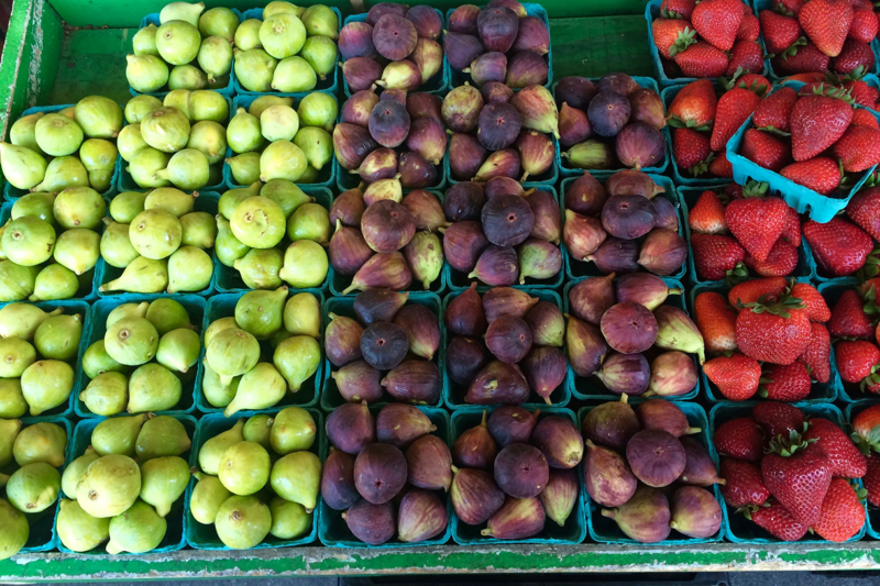 Low-Calorie Fruits: Top Picks for Healthy Snacking Low-Calorie Fruits: Top Picks for Healthy Snacking