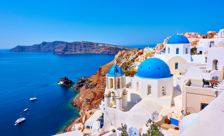 Exploring the Enchanting Beauty of Santorini: Greece's Jewel of the Aegean