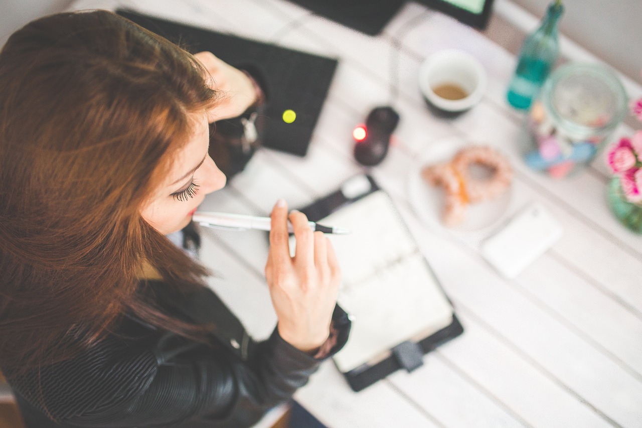 The Top Productivity Hacks for Staying Focused in a Distracted World
