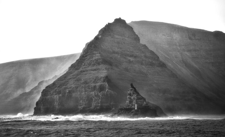 Why We All Need to Embrace Minimalism in a Busy World