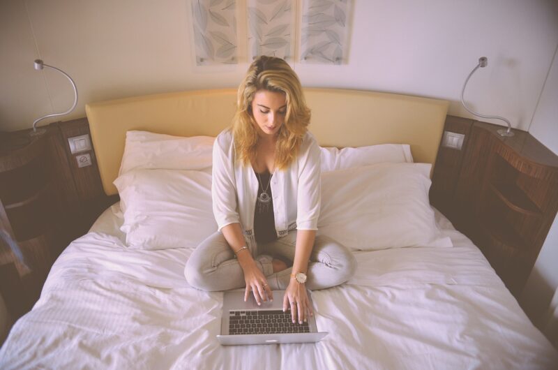 How to Set Up a Side Hustle That Doesn’t Take Over Your Life
