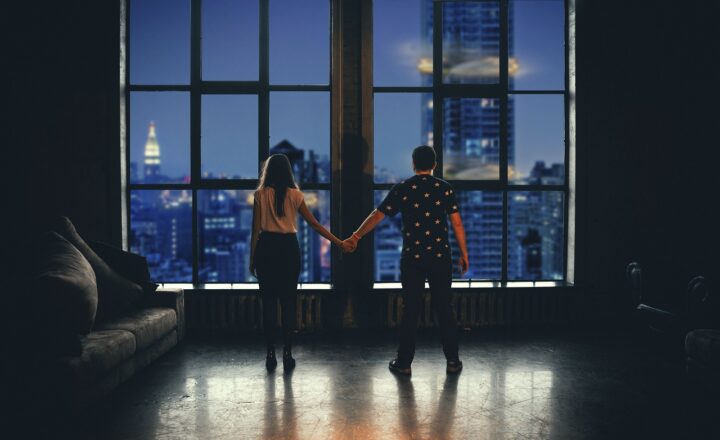 The Pros and Cons of Moving to a New City for Love