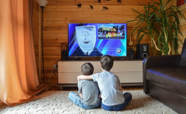 Why We’re Addicted to Netflix Binge-Watching – And How to Break Free