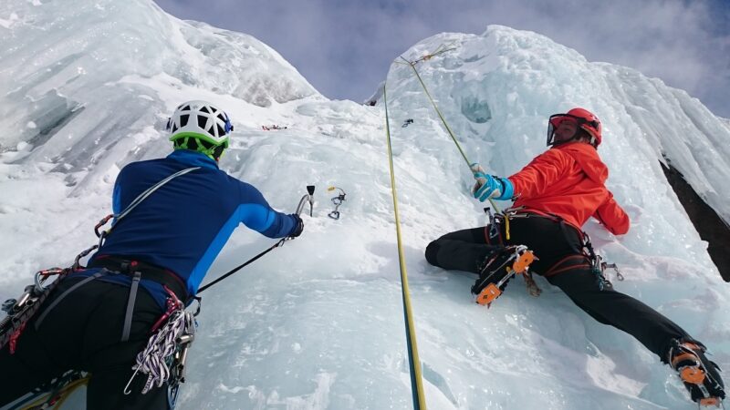 What Drives Us to Take Risks? The Science of Thrill-Seeking What Drives Us to Take Risks? The Science of Thrill-Seeking