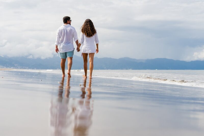 How to Spot Red Flags in a New Relationship How to Spot Red Flags in a New Relationship