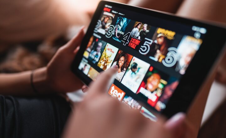 The Science Behind Why We Binge-Watch on Netflix
