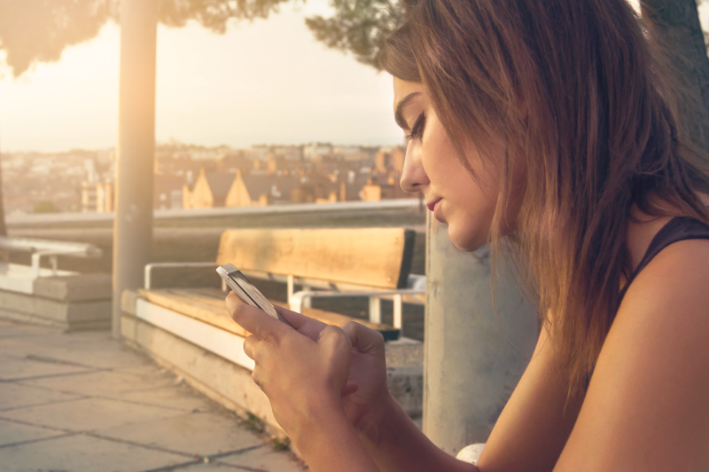 Dating in the Digital Age: The Do’s and Don’ts of Online Romance