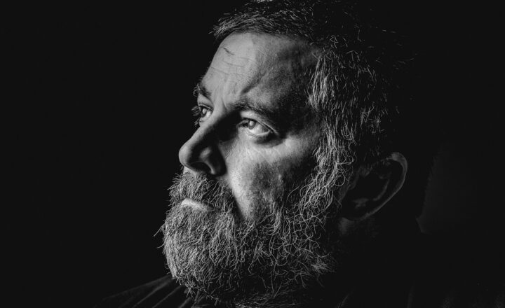 How to Create a LinkedIn Profile That Gets Noticed by Recruiters: Tips for Building Your Professional Brand