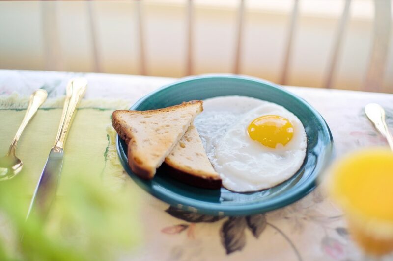 How to Host a Fun and Festive Brunch with Delicious Drink Ideas