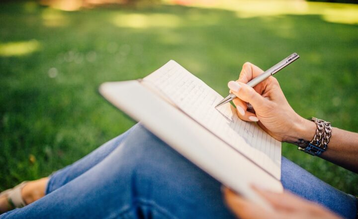 From Draft to Bestseller: A Comprehensive Guide to Writing and Publishing Your First Book