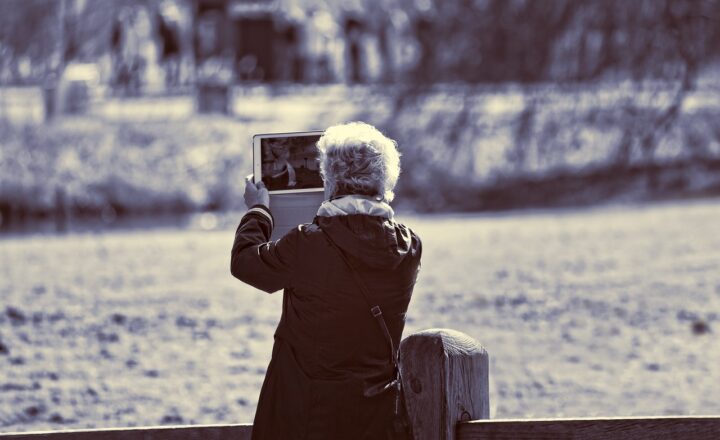 How to Reduce Your Screen Time Without Missing Out