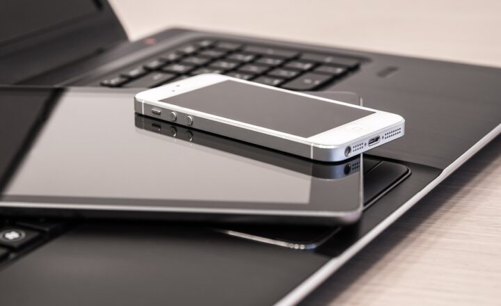 How to Maximize Battery Life with Essential Charging Gadgets