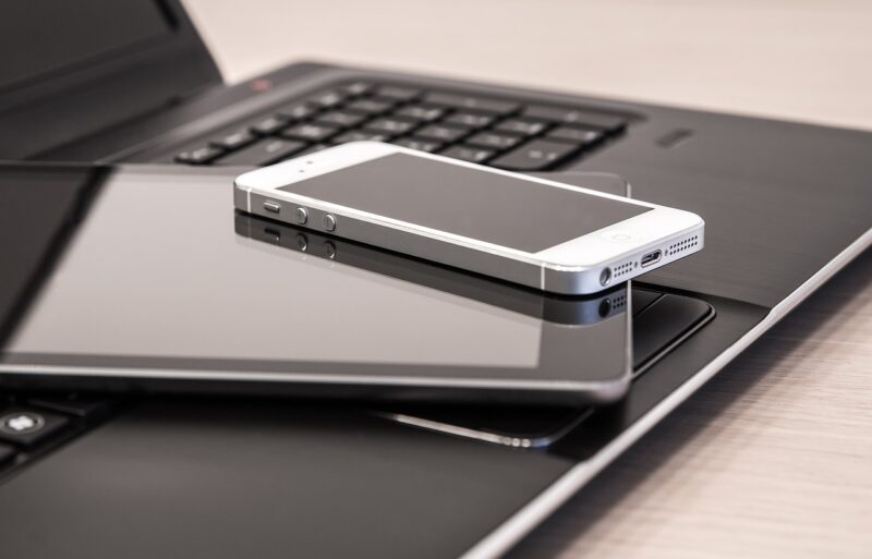 How to Maximize Battery Life with Essential Charging Gadgets