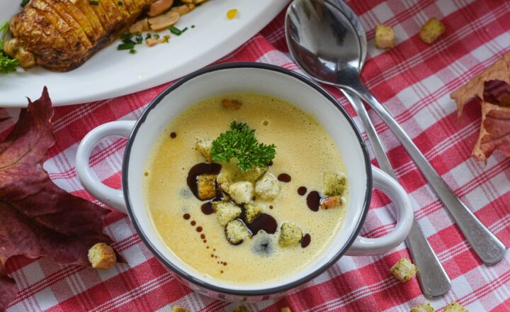 How to Build a Flavorful Soup from Scratch: Tips and Tricks