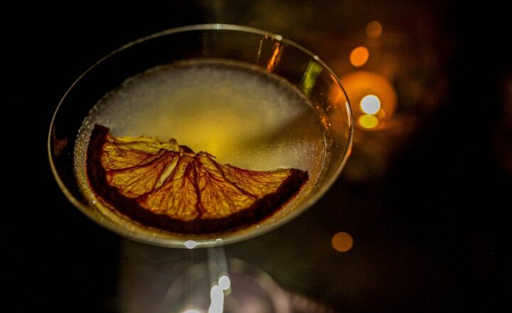 Top 10 Low-Calorie Cocktails for Guilt-Free Happy Hours