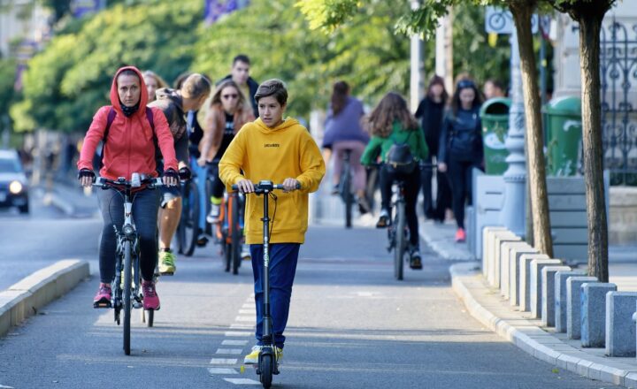 Why Urban Transit Systems Are Increasingly Embracing Bike Lanes