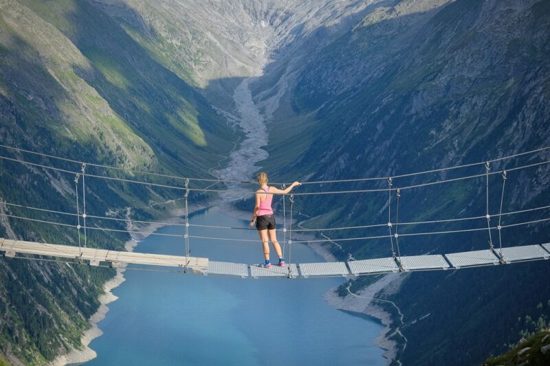 The World’s Most Ingenious Bridges and How They Defy Engineering Limits The World’s Most Ingenious Bridges and How They Defy Engineering Limits