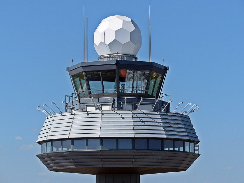The Secrets Behind Air Traffic Control and How It Keeps the Skies Safe