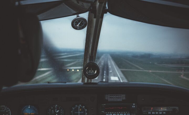 How Long-Distance Flights Are Planned and What Pilots Do to Stay Alert