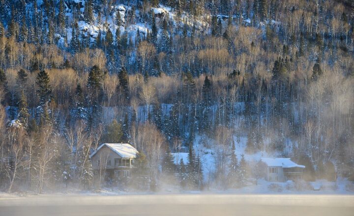 How Airplanes Prepare for Winter Weather and Why It’s a Complex Operation