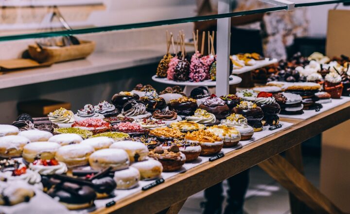 The World of Filled Chocolates: Pralines, Ganaches, and Caramels