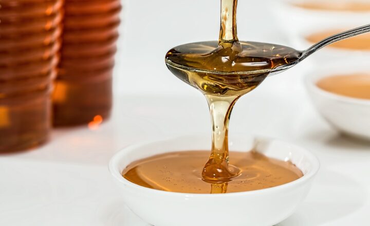 A Beginner’s Guide to Maple Syrup, Honey, and Other Natural Sugars