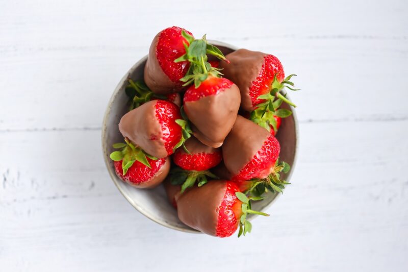 Chocolate Coated, Dipped, and Drizzled Treats: What’s the Best Option? Chocolate Coated, Dipped, and Drizzled Treats: What’s the Best Option?