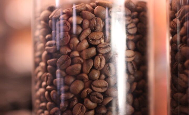 The Differences Between Arabica and Robusta Coffee Beans Explained