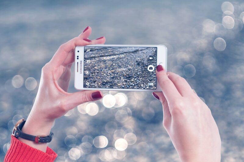 iPhone or Android for Photography? A Comparison for Photo Enthusiasts iPhone or Android for Photography? A Comparison for Photo Enthusiasts