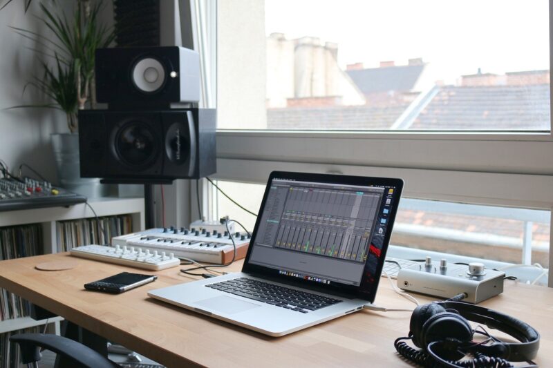 The Best Gadgets for Keeping Your Workspace Organized and Efficient The Best Gadgets for Keeping Your Workspace Organized and Efficient