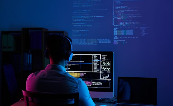 Top 10 Gadgets Every Tech Enthusiast Should Own in 2024