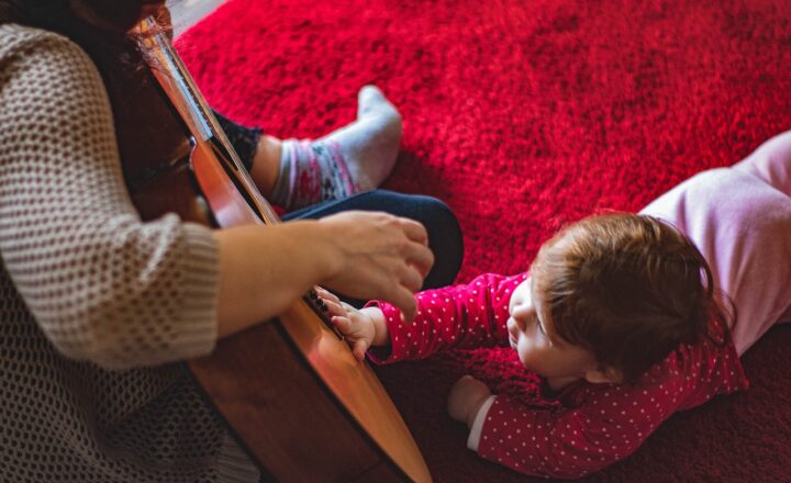 How to Use Music and Songs to Improve Your Vocabulary in Any Language