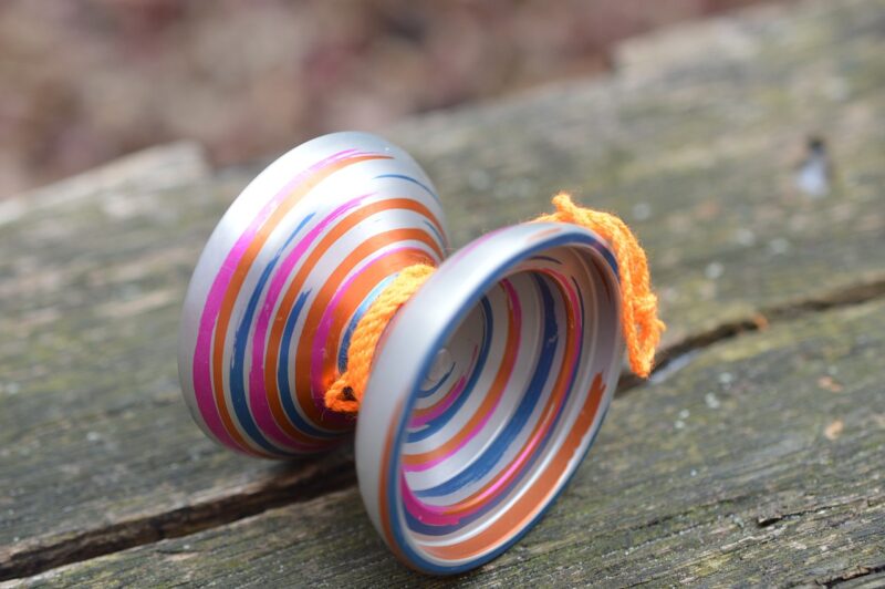 How Yo-Yos Were Reinvented in the 2000s and the Tricks That Made a Comeback How Yo-Yos Were Reinvented in the 2000s and the Tricks That Made a Comeback