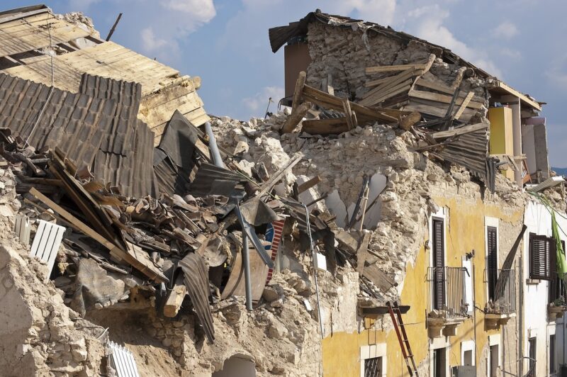 How Mathematics Predicts Natural Disasters: The Science Behind Earthquake and Storm Models How Mathematics Predicts Natural Disasters: The Science Behind Earthquake and Storm Models