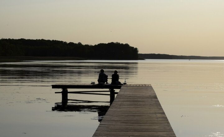 The Cultural Impact of Friends: How It Became the Defining Sitcom of the 90s