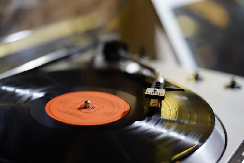 Why the iPod Changed Music Forever: The 2000s Gadget That Ruled the World Why the iPod Changed Music Forever: The 2000s Gadget That Ruled the World