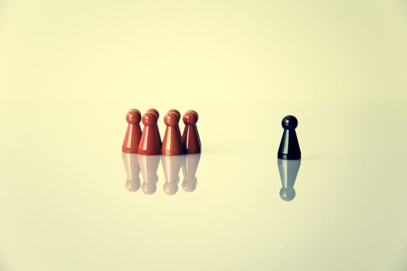 10 Daily Habits That Will Help You Stand Out as a Natural Leader in Any Group