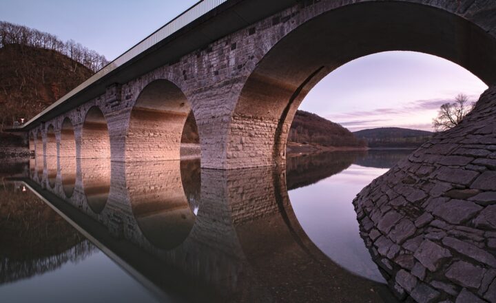 The Engineering Behind Bridges That Connect Countries and Continents
