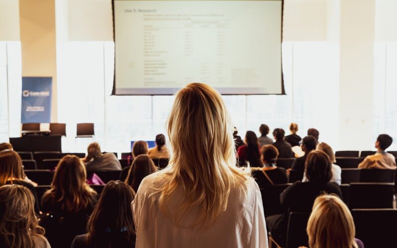 How to Improve Your Public Speaking Skills with Simple Techniques How to Improve Your Public Speaking Skills with Simple Techniques