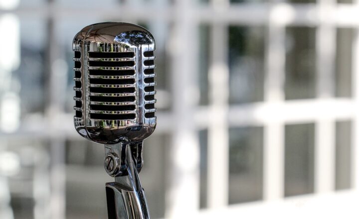 How to Start a Podcast: A Step-by-Step Guide for Beginners