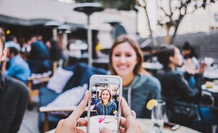 The First Phones With Cameras and How They Changed Photography Forever