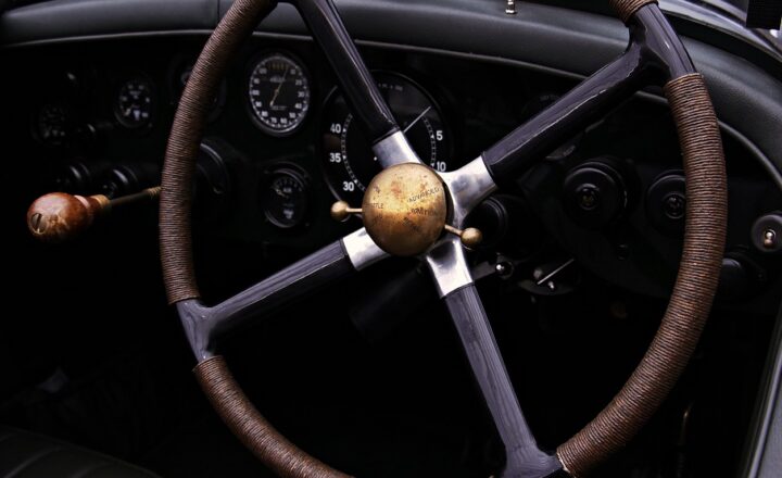 The Rolls-Royce Silver Cloud: The Car That Defined Luxury in the 50s and 60s