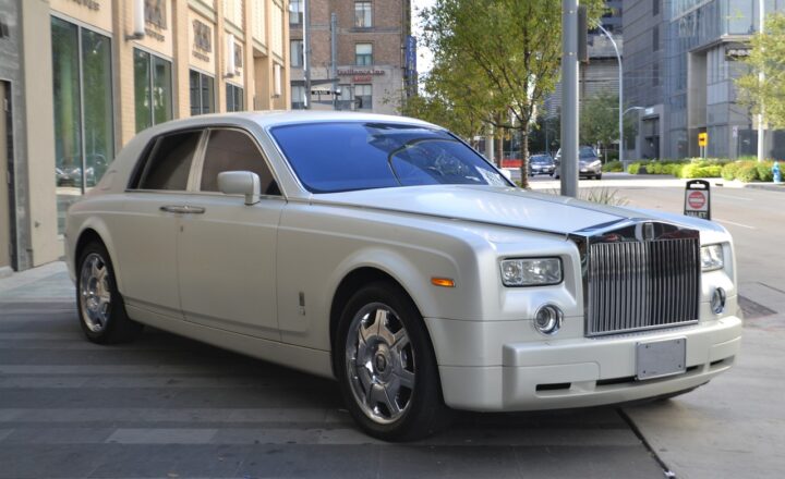 The Rolls-Royce Silver Shadow: The Classic Luxury Car That Defined an Era