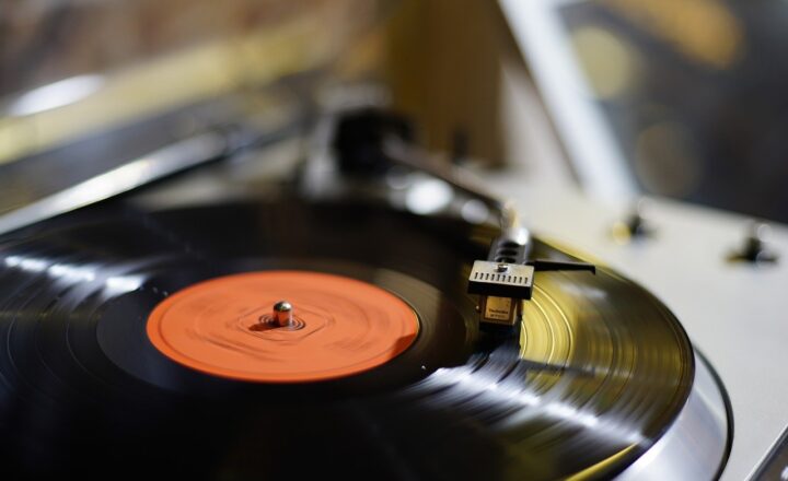 How to Set Up a Vinyl Record Player: A Beginner’s Guide to Analog Audio