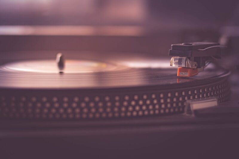 10 Must-Have Accessories for Vinyl Lovers to Enhance Their Listening Sessions 10 Must-Have Accessories for Vinyl Lovers to Enhance Their Listening Sessions