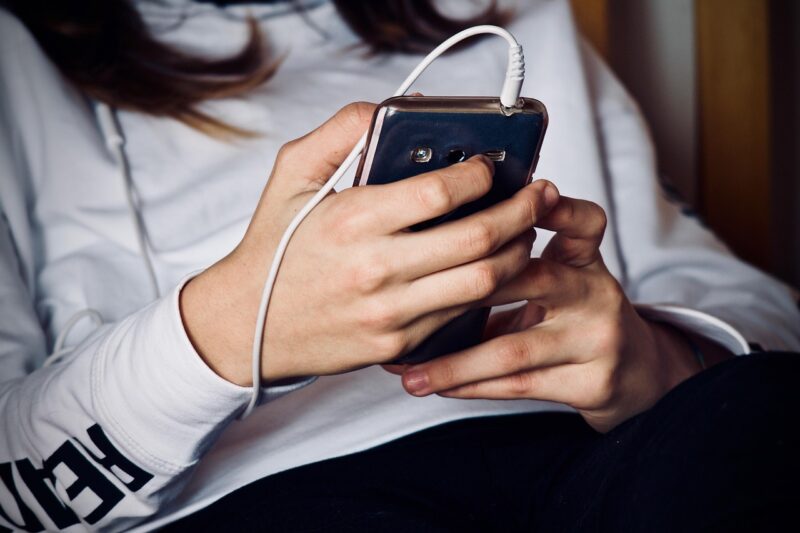 Why People Are Obsessed with ASMR and the Strange Trend It Has Become Why People Are Obsessed with ASMR and the Strange Trend It Has Become
